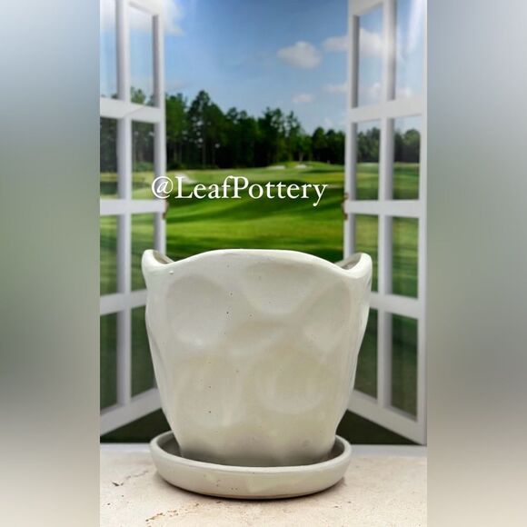 Adela White (LG) Ceramic Planter Pot with Saucer Attached - Picture 7 of 11